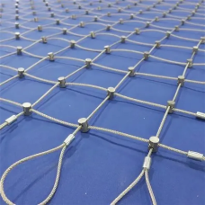 Сетка нержавеющая тросовая со скобочным креплением и квадратной ячейкой Н5 7х7 AISI 316 35х35х1 мм